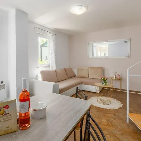 Besonderes Mit Eigener Galerie Im Dachgeschoss - Nur Wenige Minuten Zum *