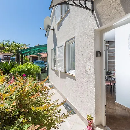 Apartment Besonderes Mit Eigener Galerie Im Dachgeschoss - Nur Wenige Minuten Zum Porec