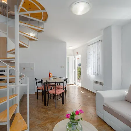 Apartment Besonderes Mit Eigener Galerie Im Dachgeschoss - Nur Wenige Minuten Zum