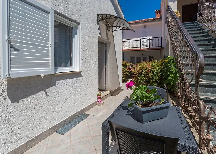 Besonderes Mit Eigener Galerie Im Dachgeschoss - Nur Wenige Minuten Zum * Poreč