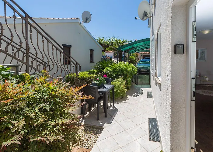 Besonderes Mit Eigener Galerie Im Dachgeschoss - Nur Wenige Minuten Zum Lägenhet