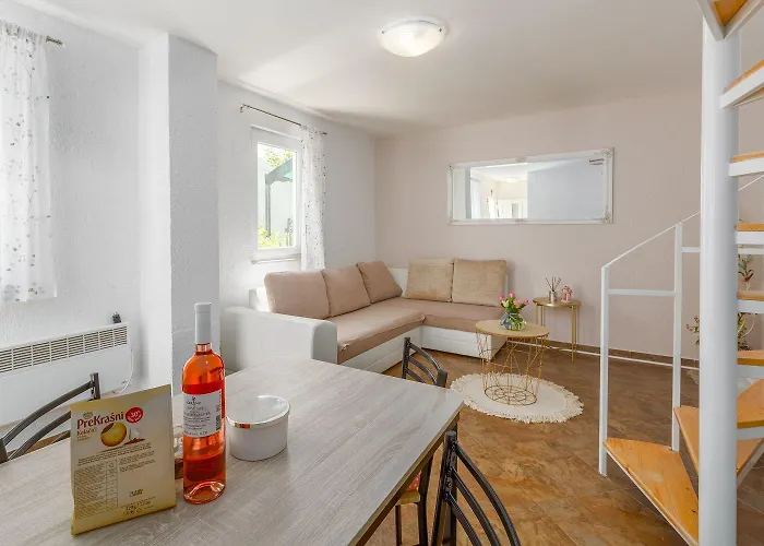 Besonderes Mit Eigener Galerie Im Dachgeschoss - Nur Wenige Minuten Zum *