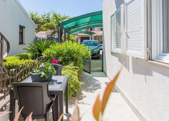 Lägenhet Besonderes Mit Eigener Galerie Im Dachgeschoss - Nur Wenige Minuten Zum *