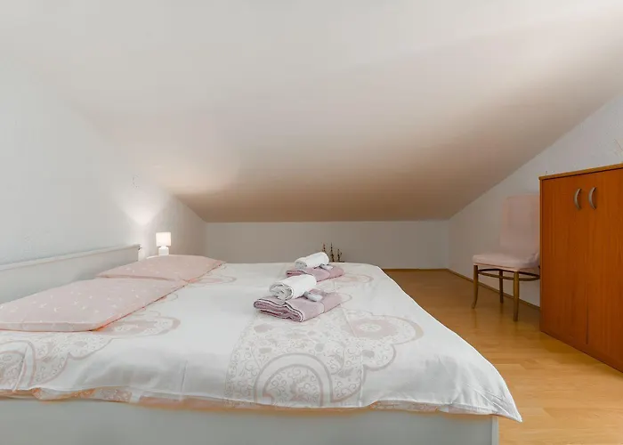 Besonderes Mit Eigener Galerie Im Dachgeschoss - Nur Wenige Minuten Zum